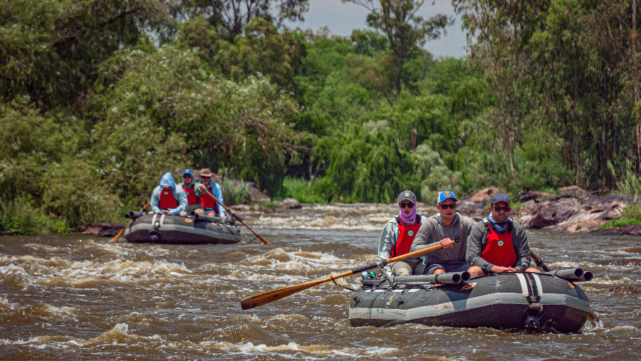 Drift boat flyfishing on Vaal River